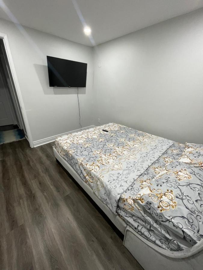 Mo'S Place Мисисага Екстериор снимка
